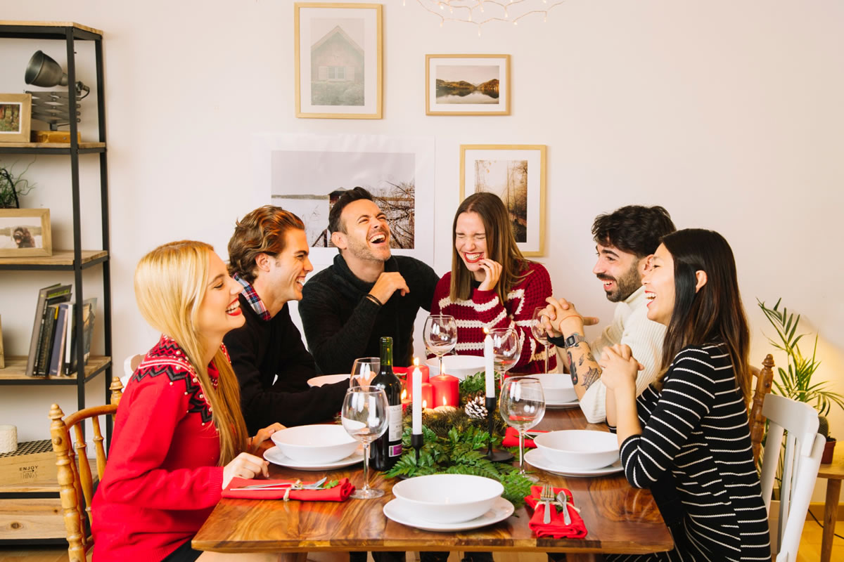 Tips When Hosting Friends for Dinner in Your Apartment