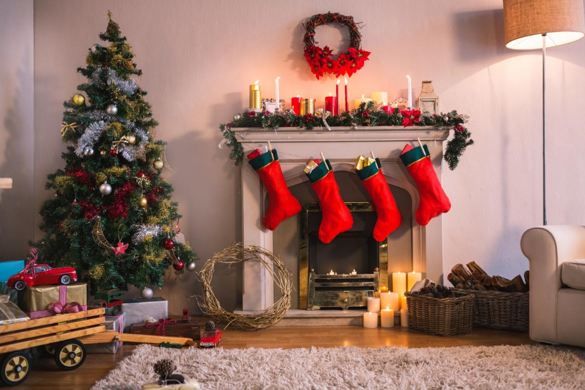 Five Creative Ways to Decorate Your Apartment for the Holidays