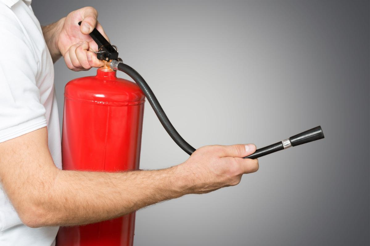 5 Tips for Extinguishing Electrical Fires in Your Apartment