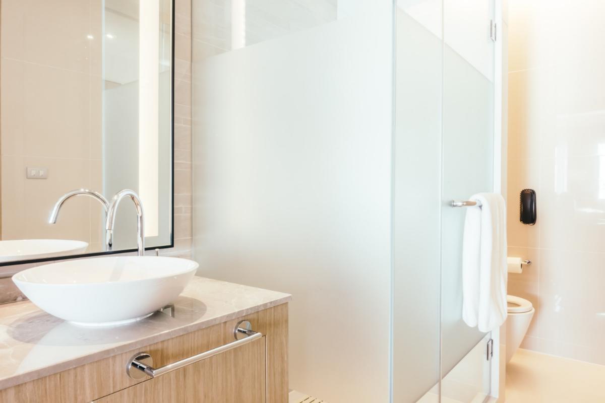 How to Declutter Your Apartment Bathroom